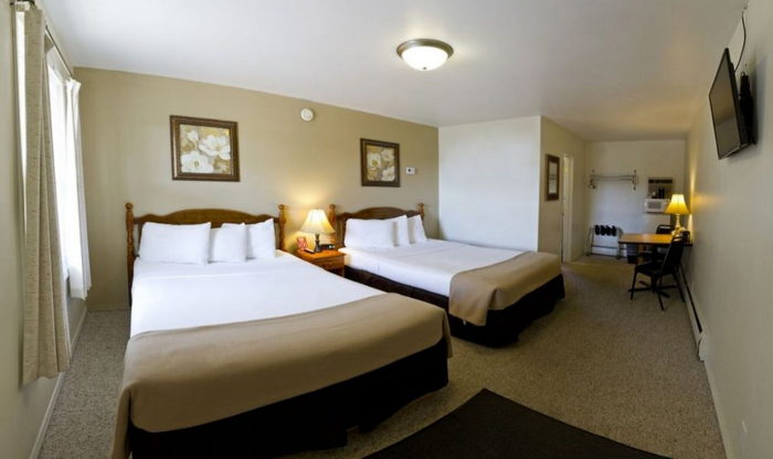 Sunset Lodge (Sunset Motel) - From Website (newer photo)